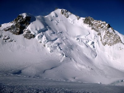 勃朗峰：3名登山者坠落800米身亡