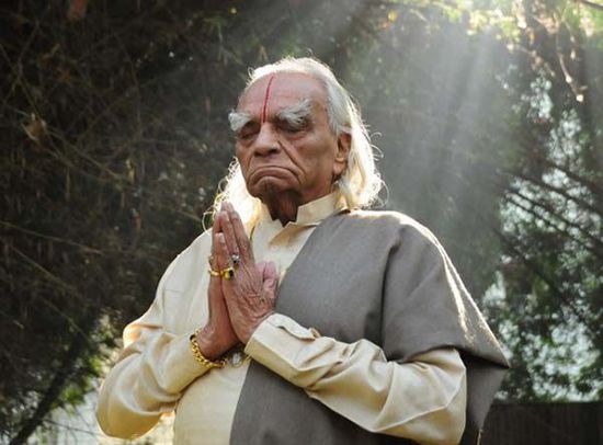 印度现代瑜伽创始人艾扬格因肾衰竭离世
