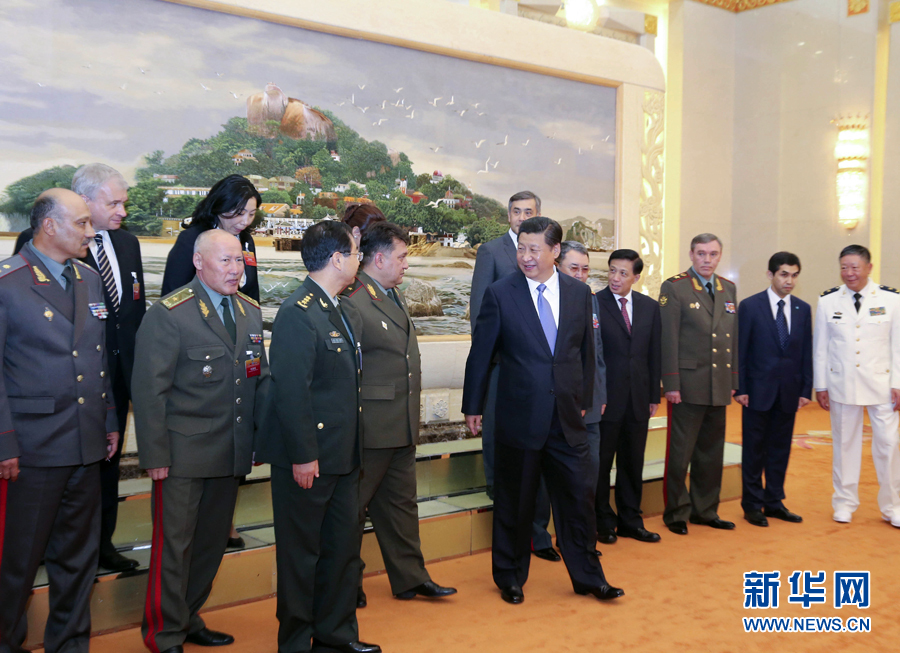 习近平会见出席上海合作组织成员国军队总参谋长会议的各国军队总长