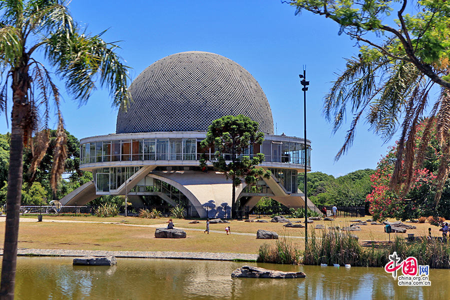 公园内建于1967年的伽利略天文馆