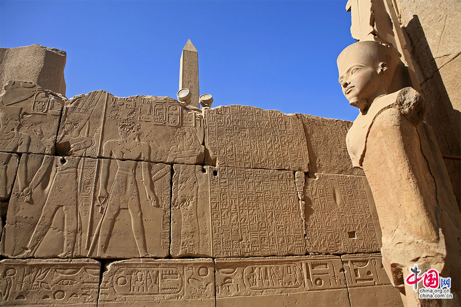 古埃及独特的侧面人像画