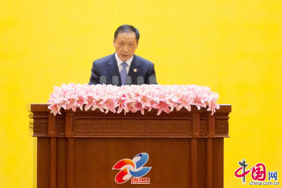 2014年9月1日，第四屆中國—亞歐博覽會在烏魯木齊正式開幕。圖為中華人民共和國商務部副部長李金早致辭。 中國網記者 鄭亮攝影