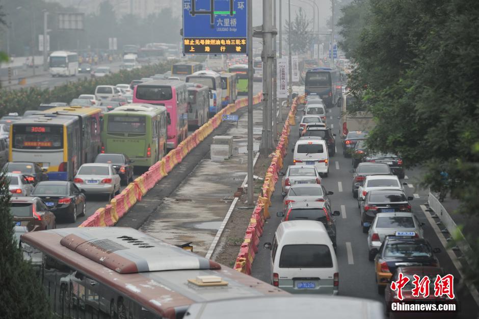 北京迎来全年最堵日 道路严重拥堵[组图]