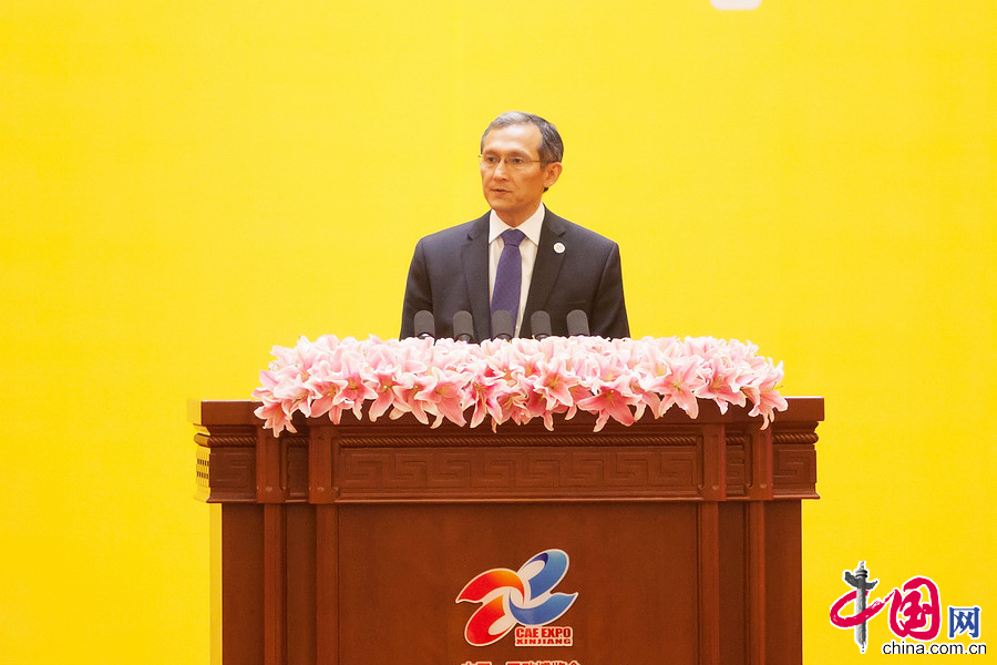 2014年9月1日，第四届中国—亚欧博览会在乌鲁木齐正式开幕。图为吉尔吉斯斯坦共和国总理奥托尔巴耶夫·卓马尔特发表演讲。 中国网记者 郑亮摄影