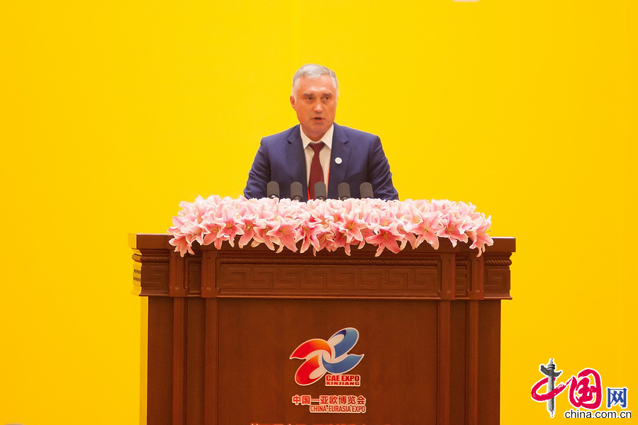 2014年9月1日，第四届中国—亚欧博览会在乌鲁木齐正式开幕。图为格鲁吉亚副议长基吉古里出席开幕式并发表演讲。 中国网记者 郑亮摄影