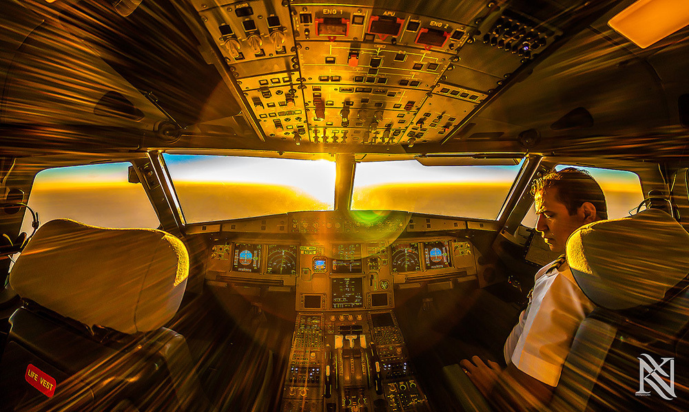 迪拜飞行员摄影师的驾驶舱作品[组图]