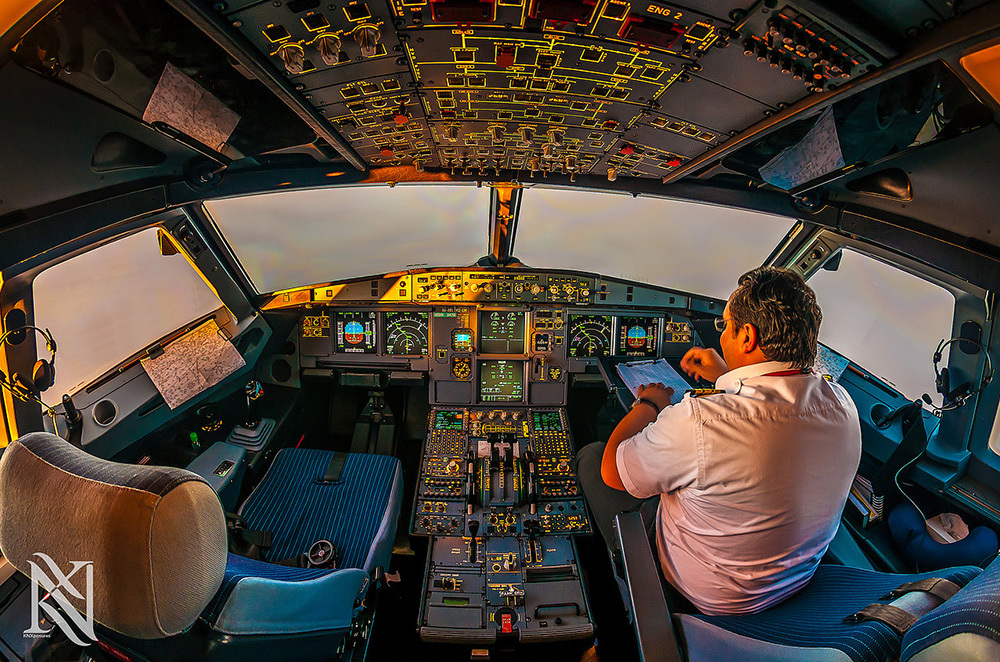 迪拜飞行员摄影师的驾驶舱作品[组图]