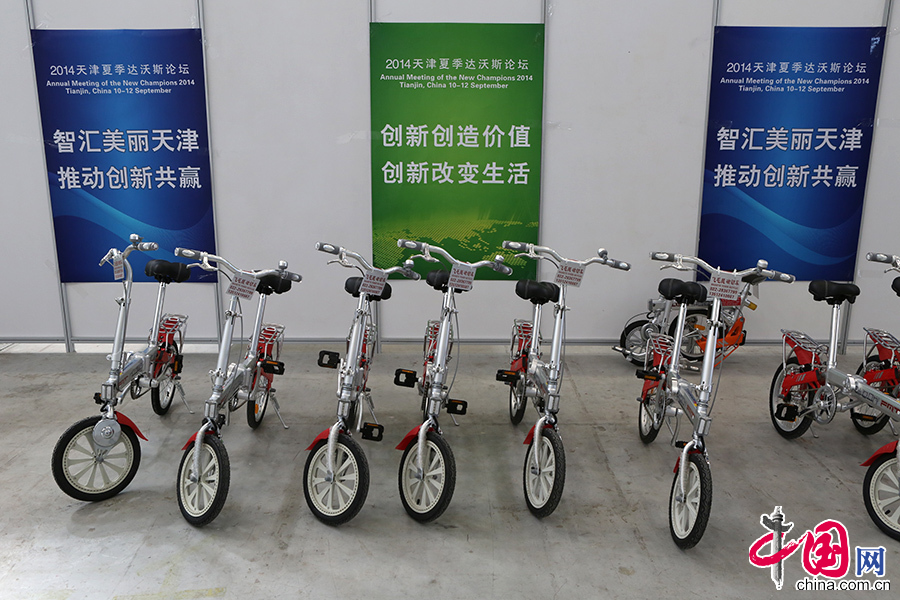 達沃斯會場內供工作人員使用的電磁車。 中國網記者 楊佳攝影