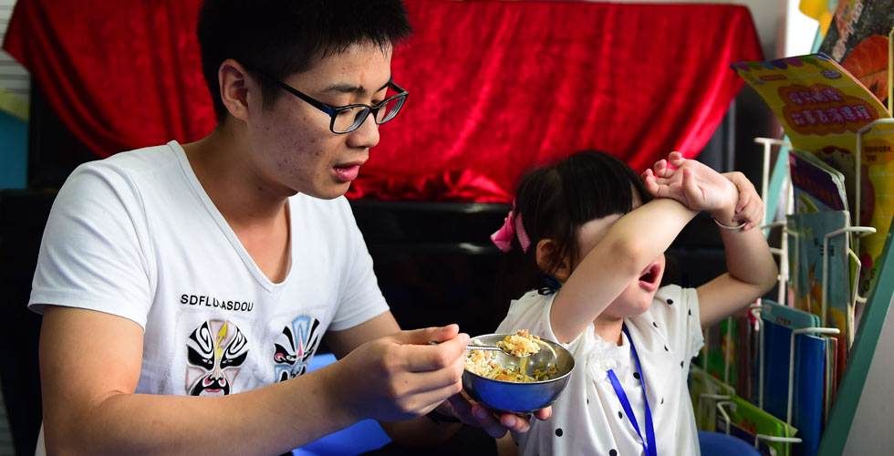 幼儿园的90后“男阿姨”