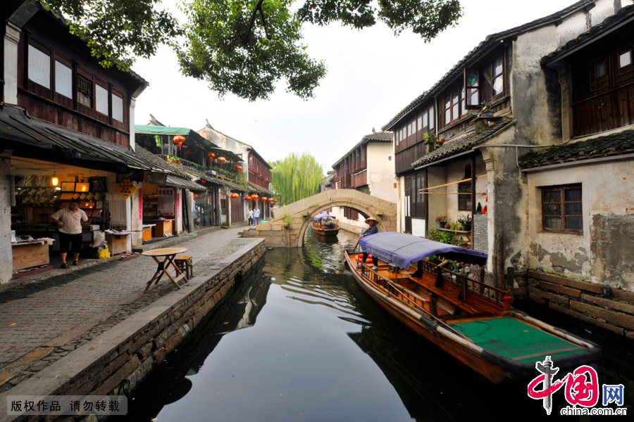 “中国第一水乡周庄”水道与老建筑。中国网图片库 刘少敏/摄
