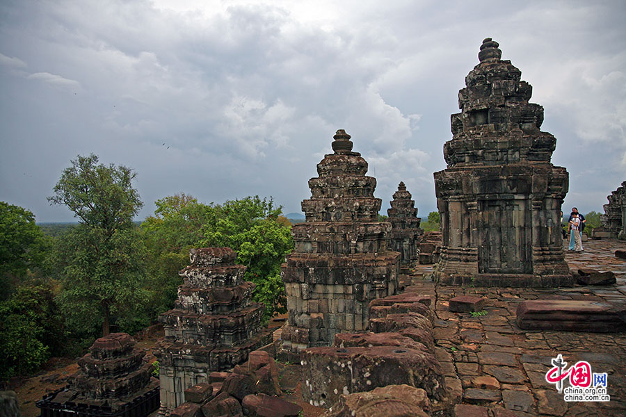 弥须山与四处的塔