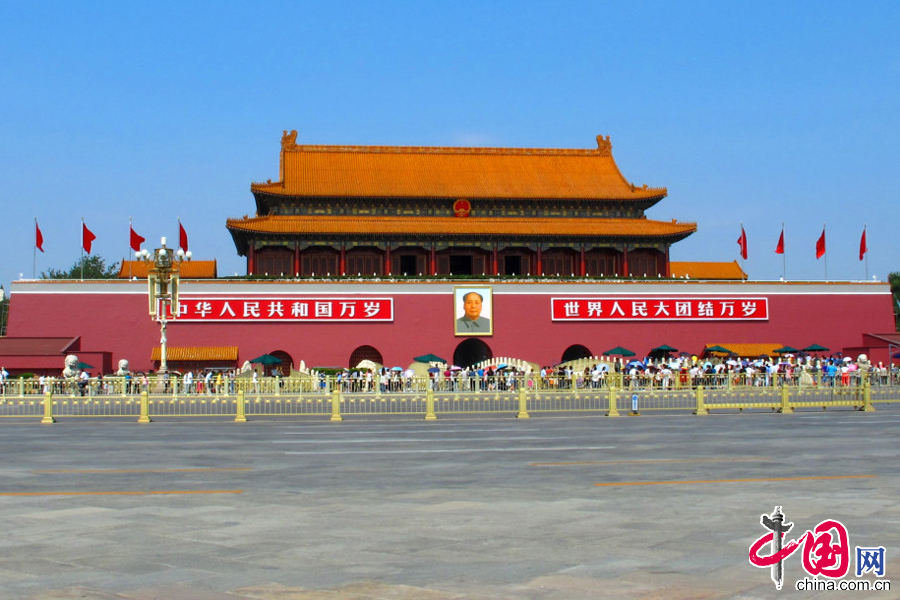9月13日，天安門以嶄新的面貌亮相，迎接建國65週年的到來。 中國網圖片庫 徐經來攝影