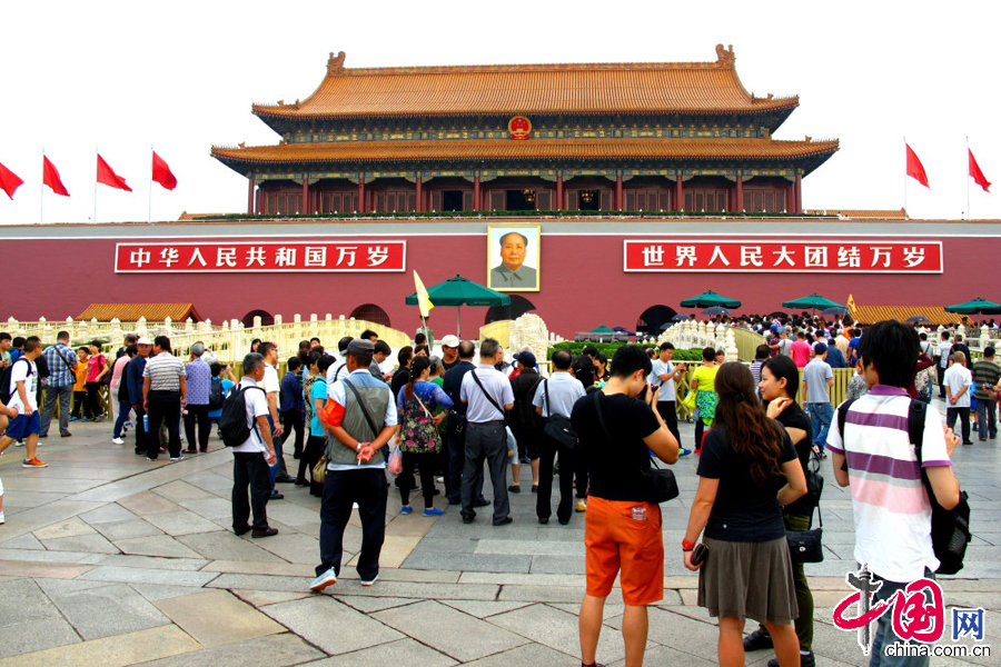 9月13日，天安门以崭新的面貌亮相，迎接建国65周年的到来。 中国网图片库 徐经来摄影