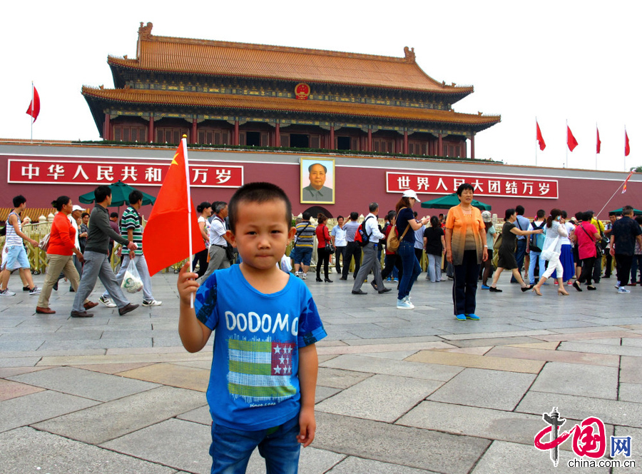 9月13日，天安门以崭新的面貌亮相，迎接建国65周年的到来。 中国网图片库 徐经来摄影