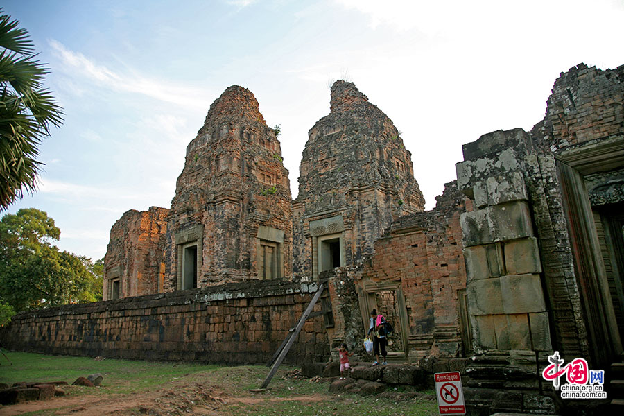 比粒寺建于10世纪中后期