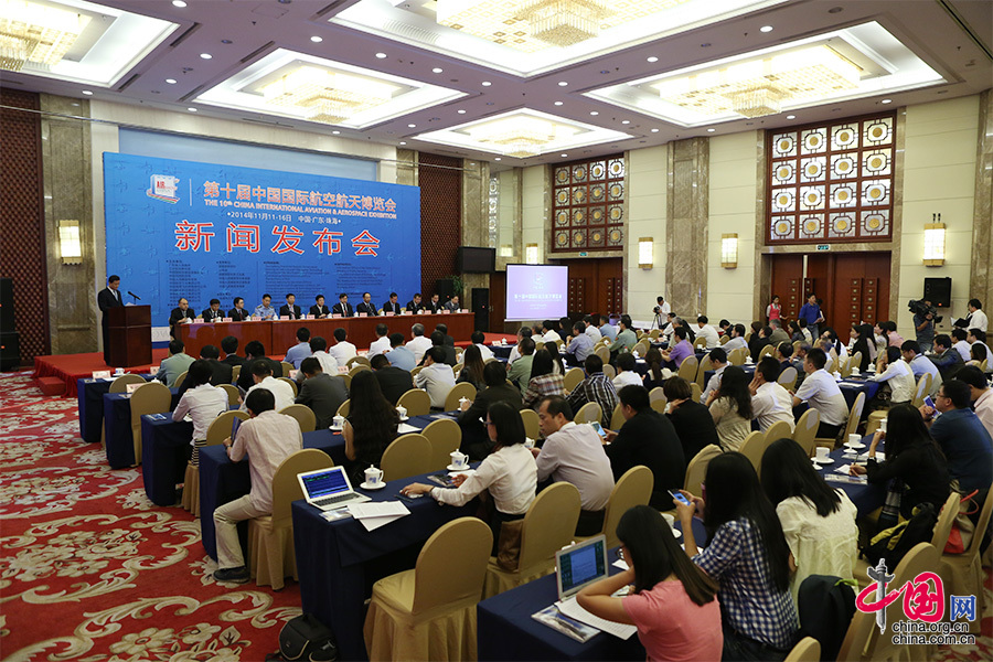 本届航展将于2014年11月11日至16日在广东省珠海市隆重举行。 中国网 杨佳 摄影