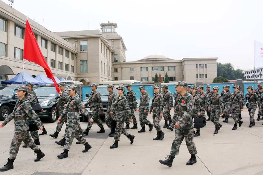 感动中国：中国援非医疗队抗击埃博拉病毒