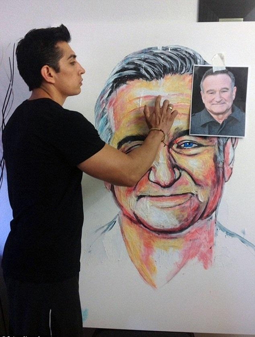 墨西哥艺术家用牙膏绘制人物画像