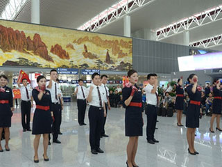 <em>空姐空少</em>机场快闪 候机<em>乘客</em>捧场点赞_ 视频中