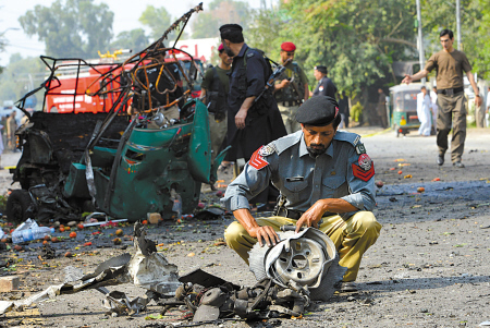 巴基斯坦警察车队遇袭致3人死亡