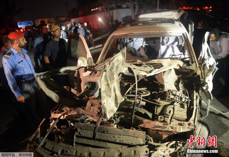 巴基斯坦一警车车队遭爆炸袭击 至少3人死亡