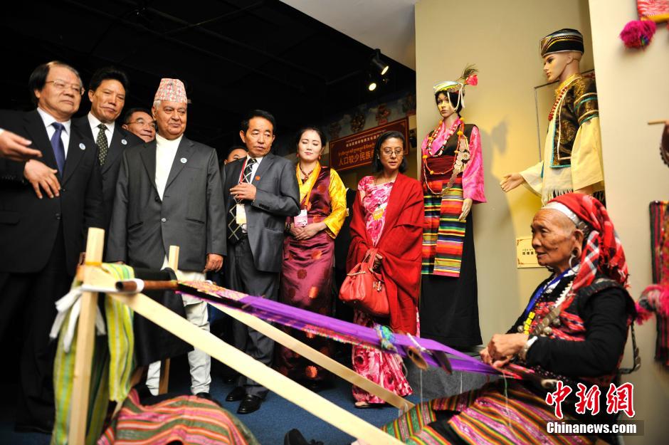 尼泊尔副总统走进“藏博会”感受“非遗”魅力