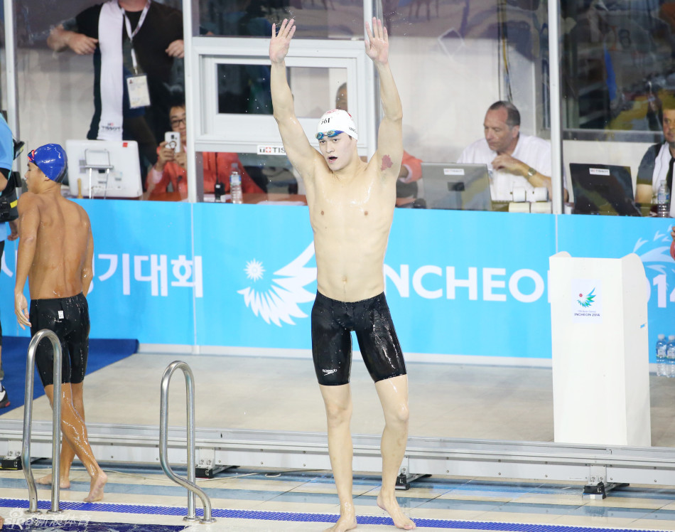 1500米自由泳孙杨全程领先轻松夺冠 朴泰桓获第4