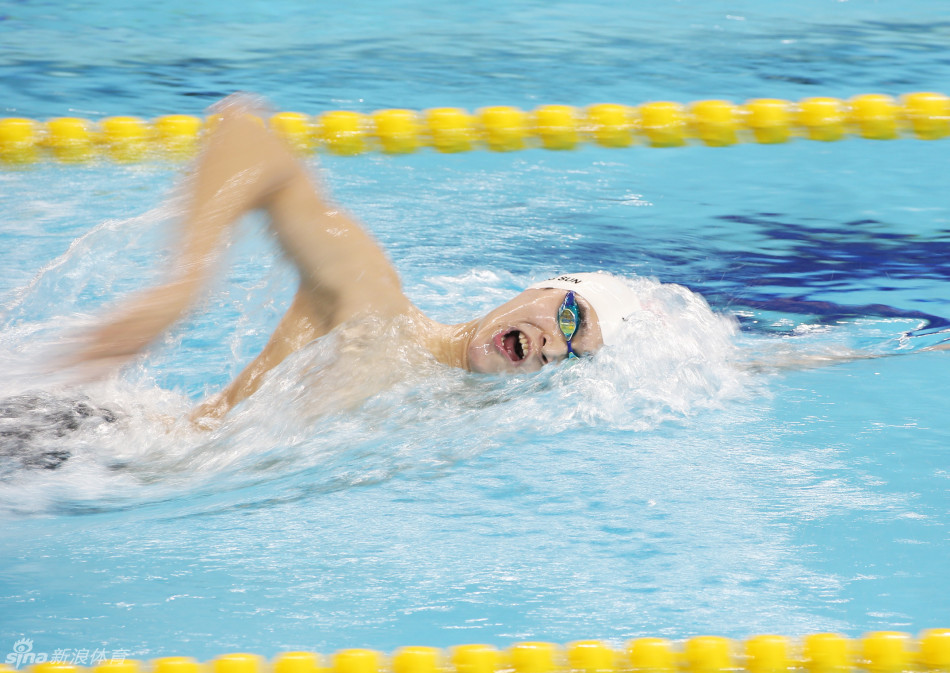 1500米自由泳孙杨全程领先轻松夺冠 朴泰桓获第4