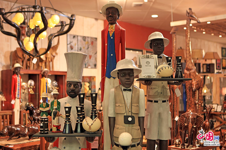 紀念品店以黑人為原型的雕塑
