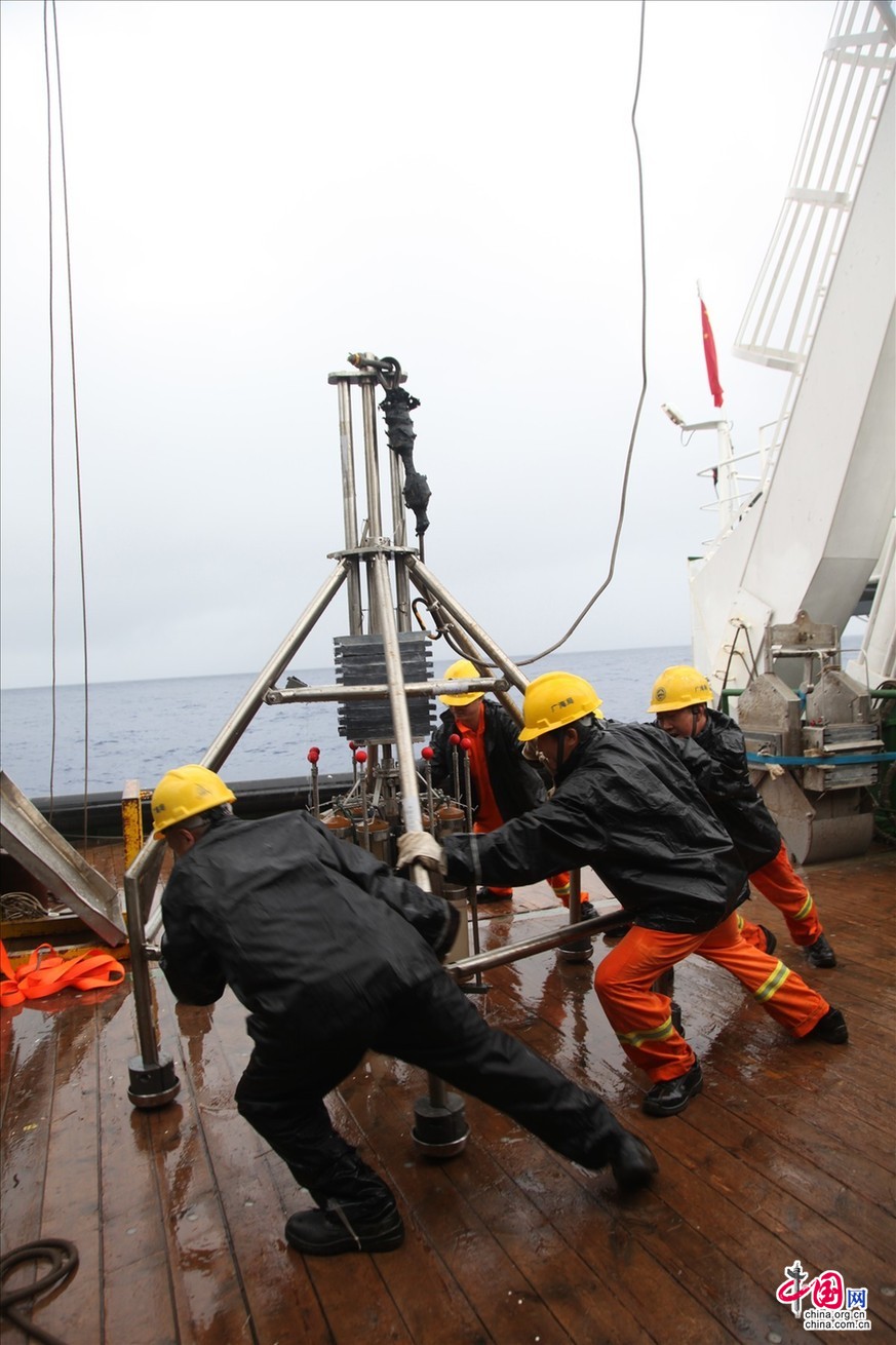 海洋,海洋六号,多管取样,大雨