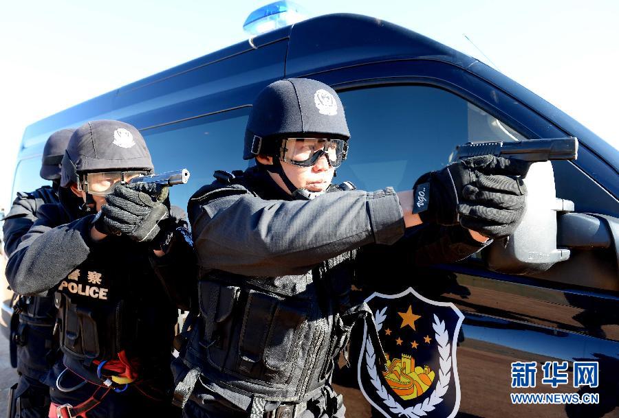 中俄警方举行“利剑—2014”反恐防暴联合演练