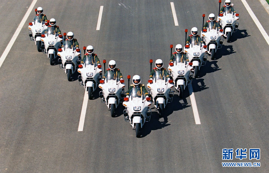 12年前的国宾摩托车护卫队[组图]