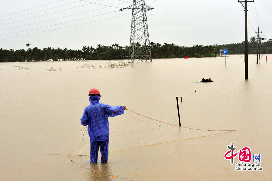 海南多地強降雨導致村莊被淹 已轉移4000多人