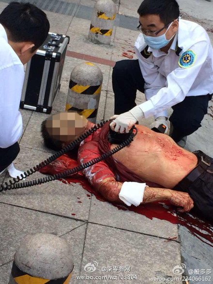 溫州男子被當街割喉 捂傷口走70米倒下身亡