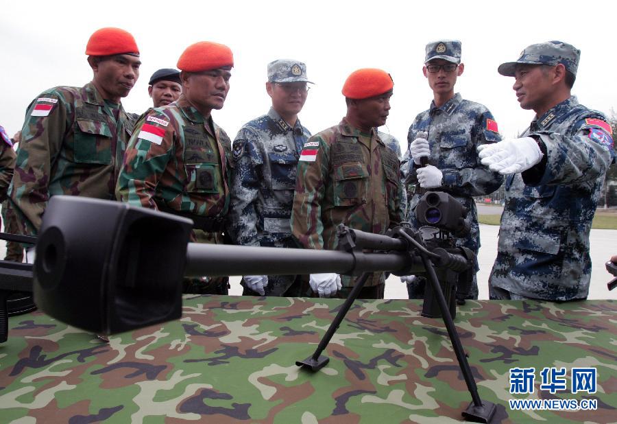 中国印尼两国空降兵举行联合反恐训练