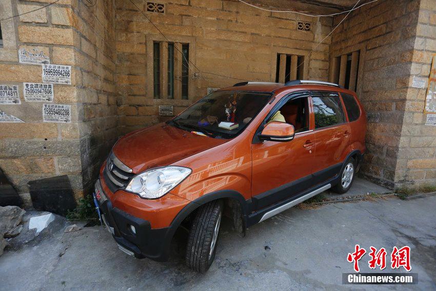 福建泉州“停車之神”神秘現身 現場示範引來驚嘆