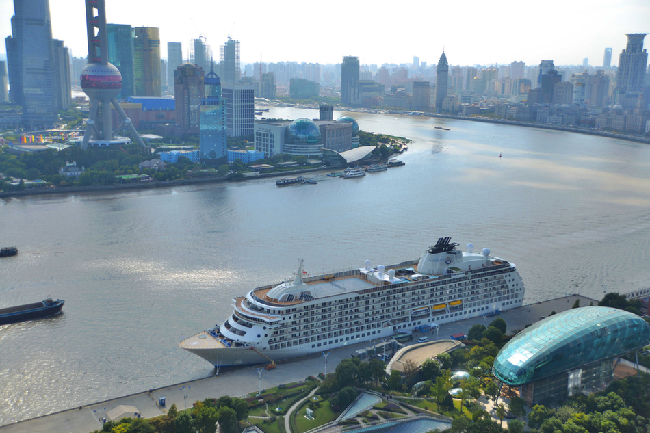 世界最大私人豪华邮轮访上海[组图]