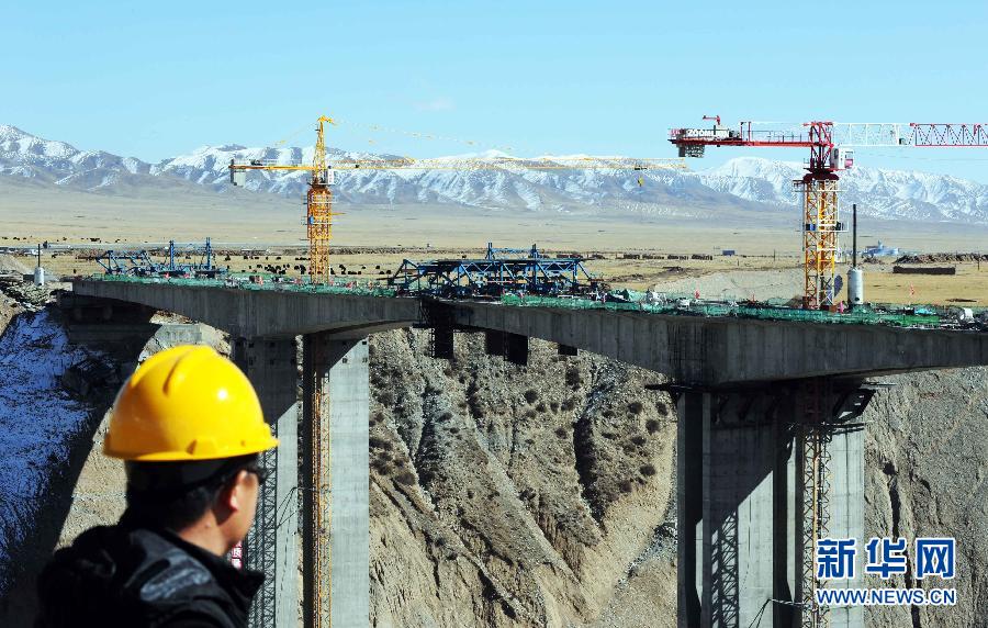 青藏高原冻土区首条高速公路在唐蕃古道延伸[组图]