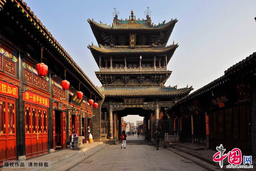  平遥古城是一座具有2700多年历史的文化名城，位于山西省中部平遥县内，是中国汉民族城市在明清时期的杰出范例。