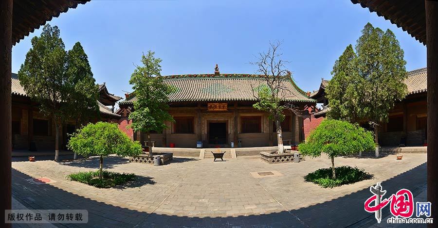  平遙古城是一座具有2700多年曆史的文化名城，位於山西省中部平遙縣內，是中國漢民族城市在明清時期的傑出範例。