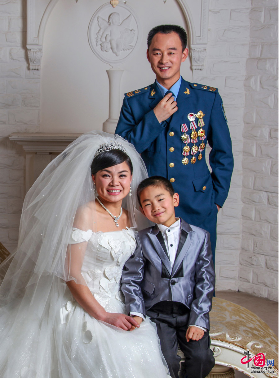 迟到11年的婚纱照——飞机探伤技师的家庭生活