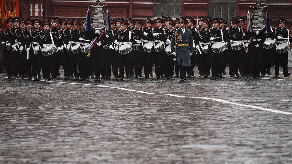 红场阅兵73周年 再现当年苏军骁勇英姿