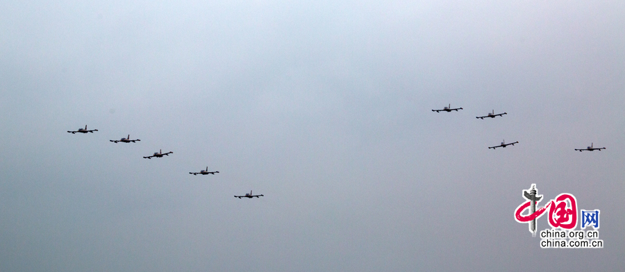 阿联酋空军“骑士”飞行表演队抵达珠海
