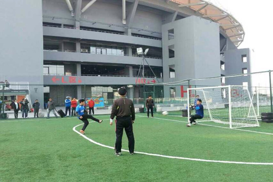 青岛五人制足球联盟杯赛在乔伦体育足球公园落