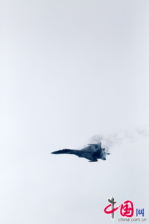 2014年11月10日，前来参加珠海航展的俄罗斯su-35战机进行了最后一次飞行演练。 中国网记者 杨佳摄影