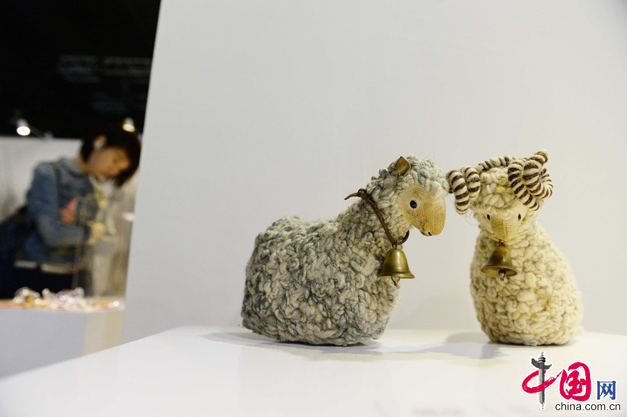 11月11日，来自法国的展品《绵羊》，这是一对曾经的夫妻因为不能生孩子而选择分手。