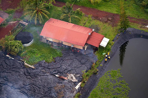 美國夏威夷火山爆發岩漿流燒燬民宅