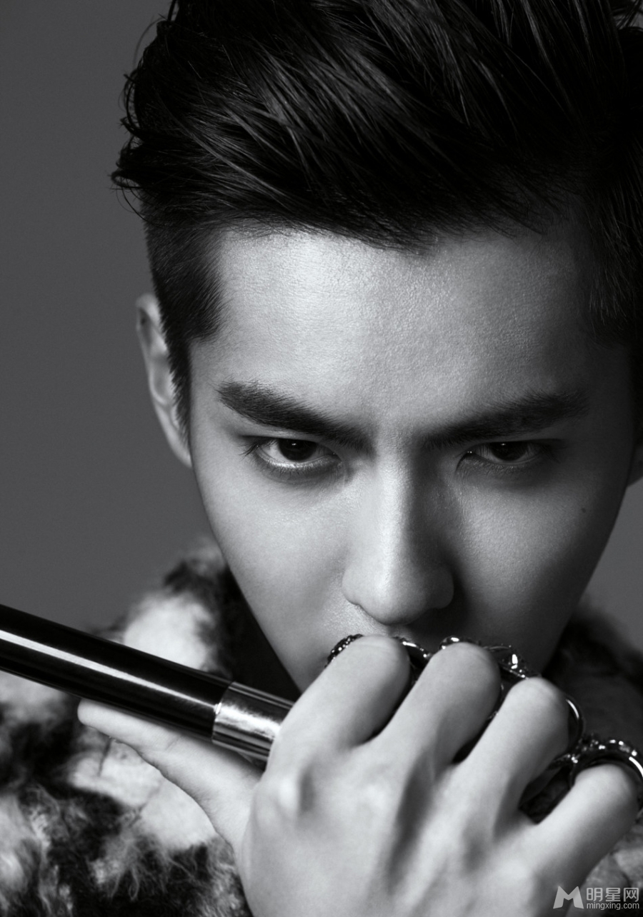 组图:吴亦凡黑白写真曝光