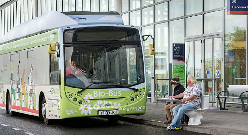 英國首輛生態公交車上路 以糞便為燃料來源[組圖