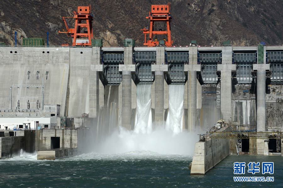 雅鲁藏布江大古水电站图片